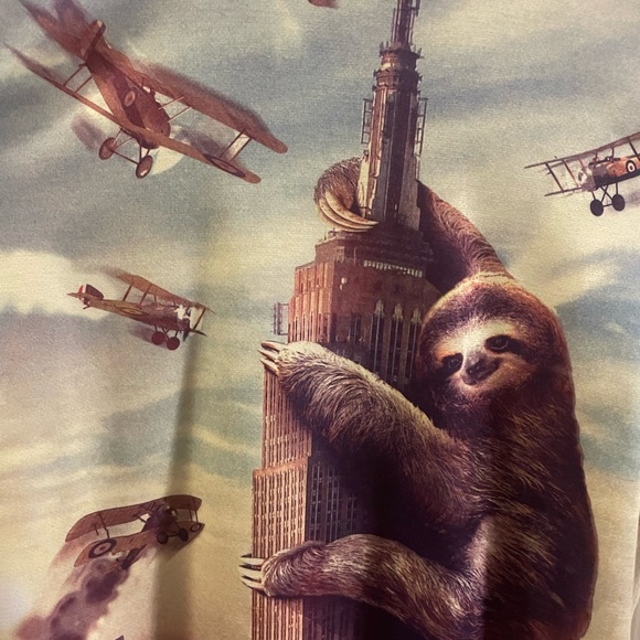 Sweatshirt with sloth graphic - Picture 2 of 2